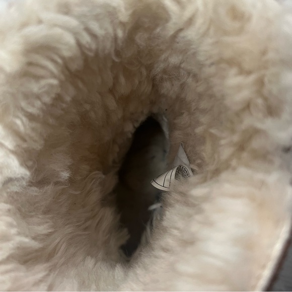 Ugg Bailey Button Chestnut Color Boots - Picture 12 of 16